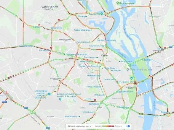 rankoviy-kiyiv-zupinivsya-u-zatorakh-4