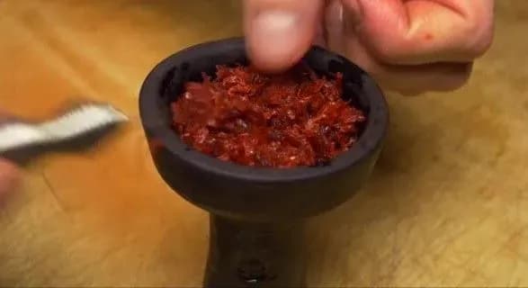 u-borispoli-zatrimali-vantazh-tyutyunu-dlya-kalyanu-na-ponad-2-milyoni-griven