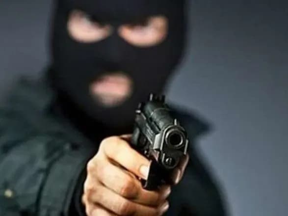 u-khersoni-grabizhnik-napav-na-pivniy-magazin