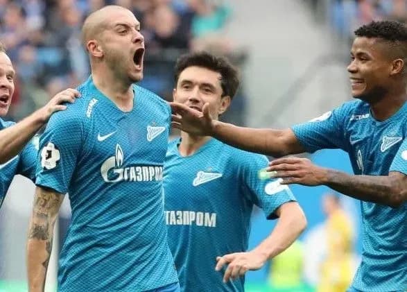 rakitskiy-zabiv-tretiy-gol-zi-shtrafnogo-za-zenit