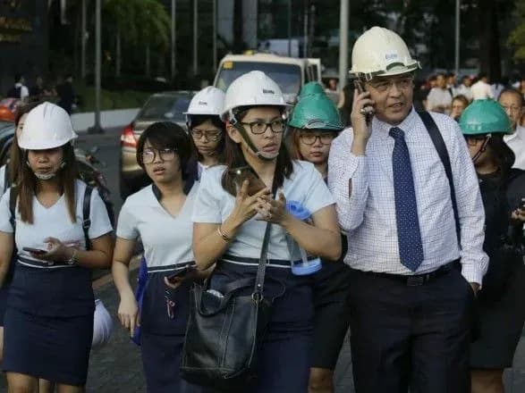 zemletrus-na-pivnochi-filippin-zabrav-zhittya-11-lyudey