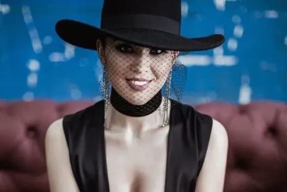 spivachku-maruv-znovu-pograbuvali-v-aeroportu