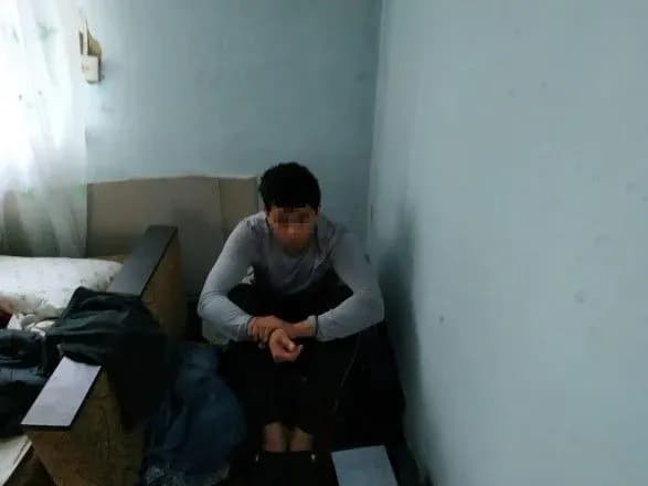 cholovika-ponad-rik-utrimuvali-proti-yogo-voli-abi-zavoloditi-yogo-kvartiroyu