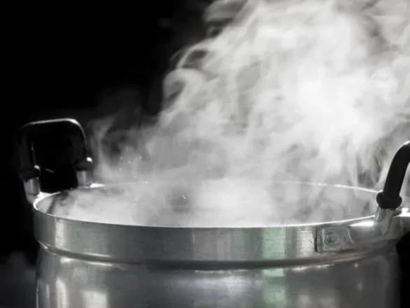 na-lvivschini-dvorichna-ditina-vpala-v-okrip