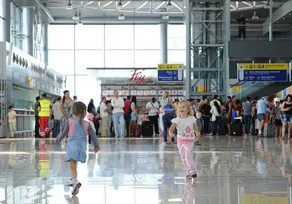 minuvannya-kharkivskogo-aeroportu-viyavilosya-feykovim