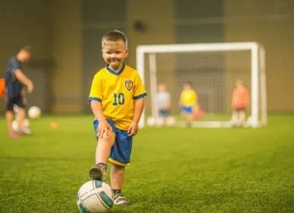 za-chotiri-roki-na-kharkivschini-pobuduvali-133-futbolni-obyekti