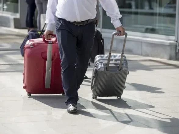 inozemtsi-z-falshivimi-pasportami-namagalis-viletiti-z-ukrayini