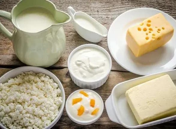 u-kvitni-skorotivsya-eksport-molochnikh-produktiv