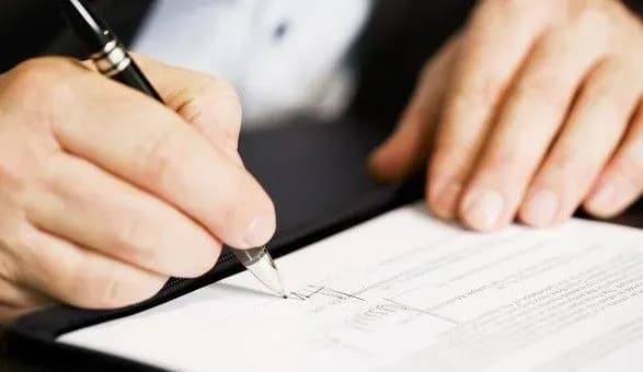 poroshenko-dosi-ne-pidpisav-zakon-pro-movu