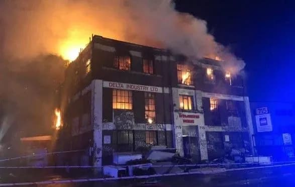 chastinu-londona-perekrili-cherez-masshtabnu-pozhezhu