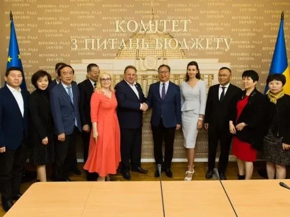 kitay-rozvitok-legkoyi-promislovosti-ta-komertsiynoyi-nerukhomosti-v-novomu-partnerskomu-formati