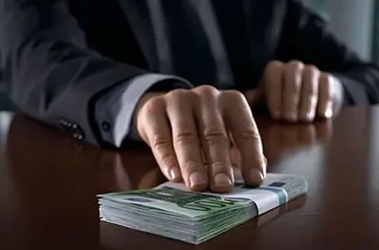 posadovets-ukravtodoru-vidpovidatime-za-samopriznacheni-premiyi