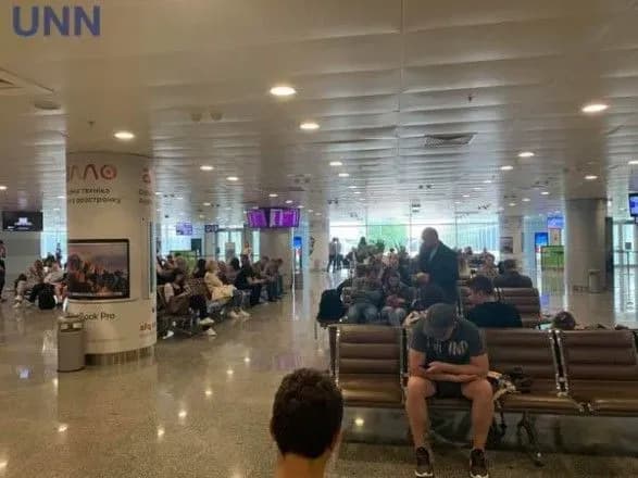 u-borispoli-prizupinili-viloti-litakiv-cherez-grozu