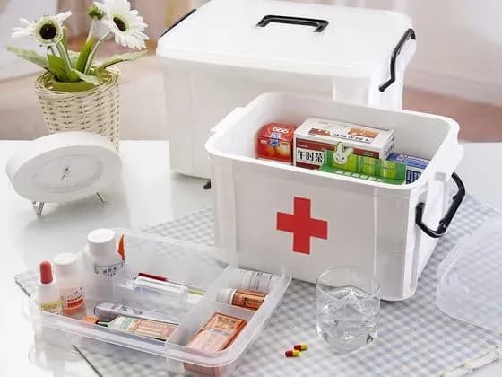 likar-rozpoviv-scho-poklasti-v-aptechku-dlya-vidpochinku-na-prirodi