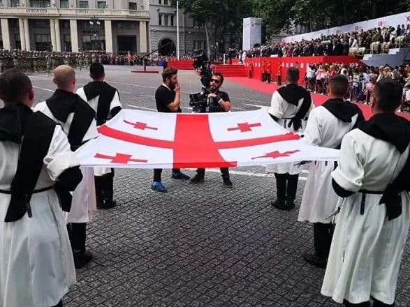 ministra-kulturi-adzhariyi-zvilnyat-za-rosiyski-prapori