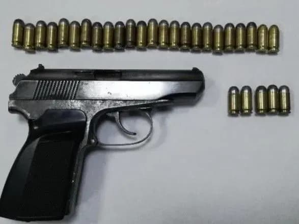 u-lvovi-vikrili-prodavtsya-zbroyi