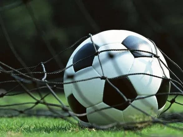 stalo-vidomo-khto-primushuvav-uzbetskikh-futbolistiv-brati-uchast-u-dogovirnikh-matchakh