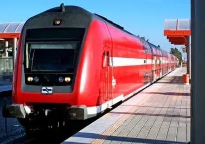 v-izrayili-poyizd-nayikhav-na-verblyuda