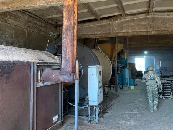 na-kiyivschini-viyavili-ponad-20-nelegaliv-na-lisopererobnomu-pidpriyemstvi