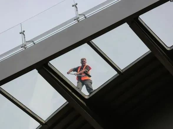 do-zavtra-bude-obmezheno-rukh-novim-pishokhodnim-mostom-u-kiyevi