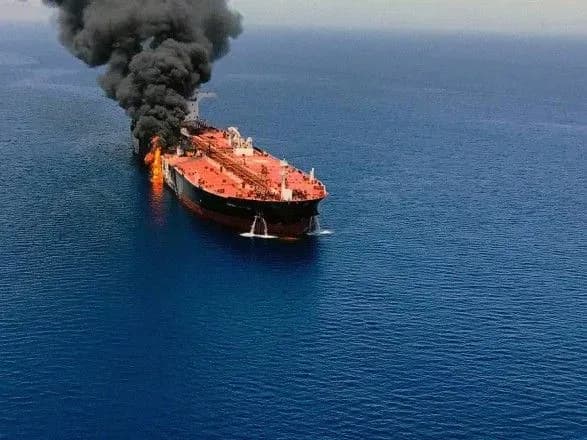 yaponskiy-vantazhovlasnik-zayaviv-pro-artileriyskiy-obstril-tankera-v-zatotsi-omana