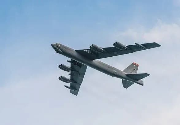 rosiyski-su-27-perekhopili-amerikanski-bombarduvalniki-nad-chornim-morem