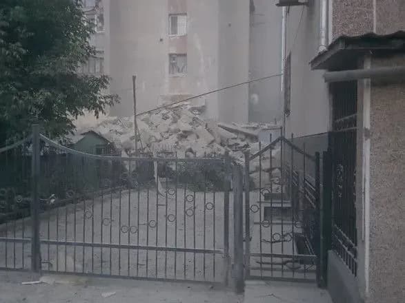 u-moldovi-zavalilasya-chastina-bagatopoverkhivki