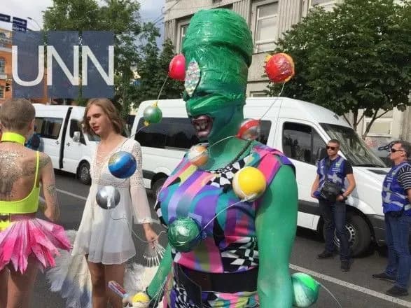 uchasnikiv-marshu-rivnosti-v-kiyevi-evakuyuyut