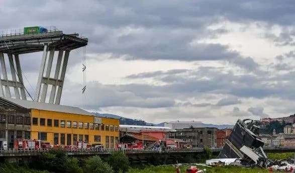 v-italiyi-znesli-genuezkiy-mist-cherez-10-misyatsiv-pislya-smertelnogo-obvalu