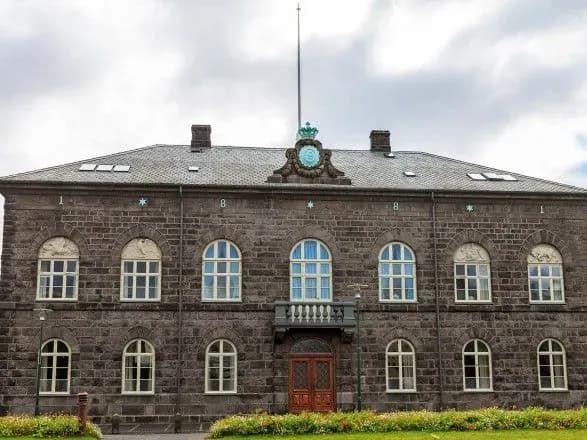 v-islandiyi-priynyali-zakon-scho-zminyuye-pravila-formuvannya-prizvisch