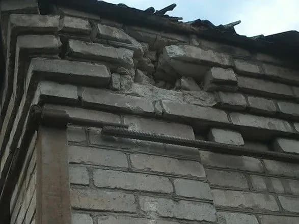 boyoviki-poshkodili-budinki-zhiteliv-maryinki-postrilami-z-bmp