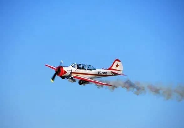 u-kanadi-v-richku-vpav-litak