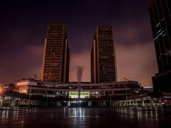 cherez-masove-vidklyuchennya-elektroenergiyi-u-venesueli-ogolosili-vikhidniy