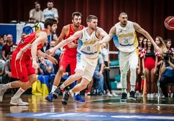 persha-zustrich-z-bagatskisom-zbirna-ukrayini-zibralasya-na-vidkrite-trenuvannya