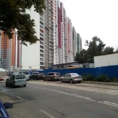 zabudovnik-pokazav-khid-robit-na-zhk-kakhovska