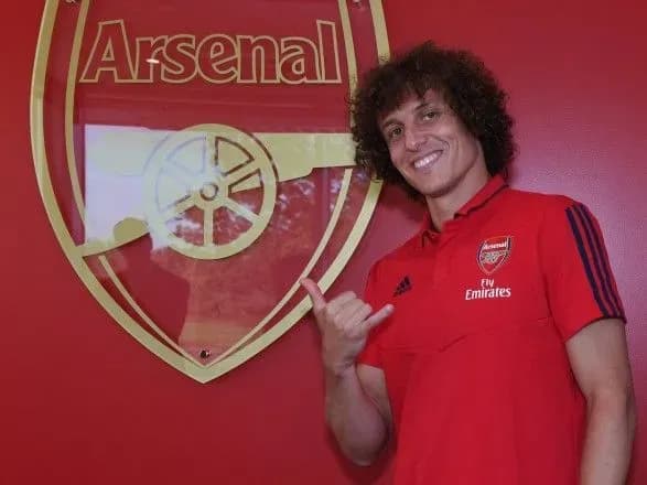 titulovaniy-brazilskiy-oboronets-zminiv-chelsi-na-arsenal