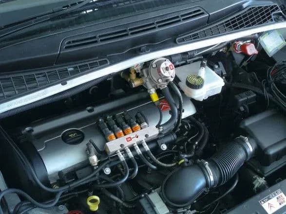 v-ukrayini-zareyestrovano-mayzhe-30-tis-vvezenikh-z-za-kordonu-avtivok-na-gazu