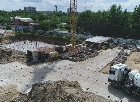 zabudovnik-pokazav-yaki-roboti-vidbuvayutsya-na-zhk-abrikosoviy-u-stolitsi