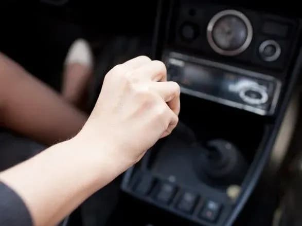 vodiyku-u-kiyevi-zatrimali-za-nayizd-na-matir-z-9-richnim-sinom