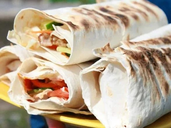 otruyennya-studentiv-shaurmoyu-v-kiyevi-politseyski-vidkrili-kriminalne-provadzhennya