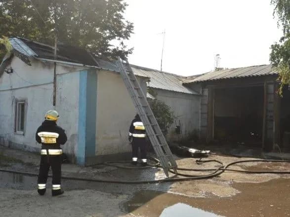 u-dnipri-zgoriv-garazhniy-boks-vodokanalu