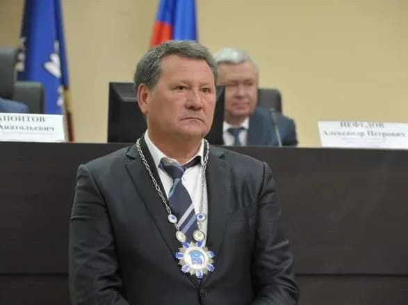 mer-rosiyskogo-novokuybishevska-naklav-na-sebe-ruki-pislya-vidstavki