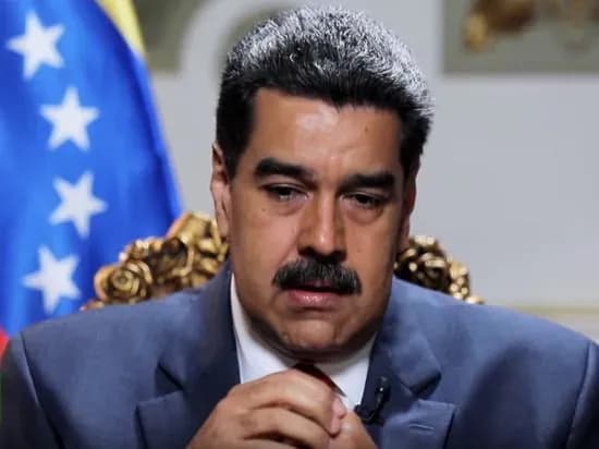 maduro-do-venesueli-pribuli-dva-litaki-z-viyskovimi-rf