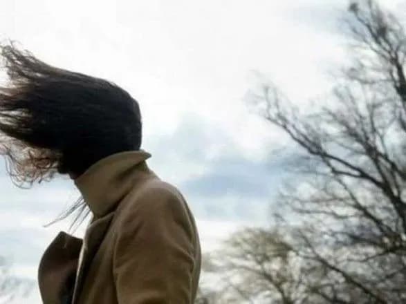 u-kiyevi-ogolosili-zhovtiy-riven-nebezpeki-cherez-viter