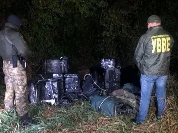 na-volini-prikordonniki-vikrili-kanal-kontrabandi-tsigarok-do-krayin-es
