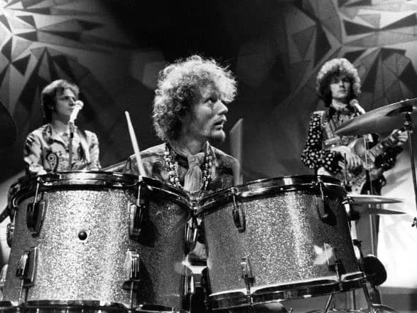 pomer-odin-z-zasnovnikiv-kultovogo-rok-gurtu-cream-dzhindzher-beyker