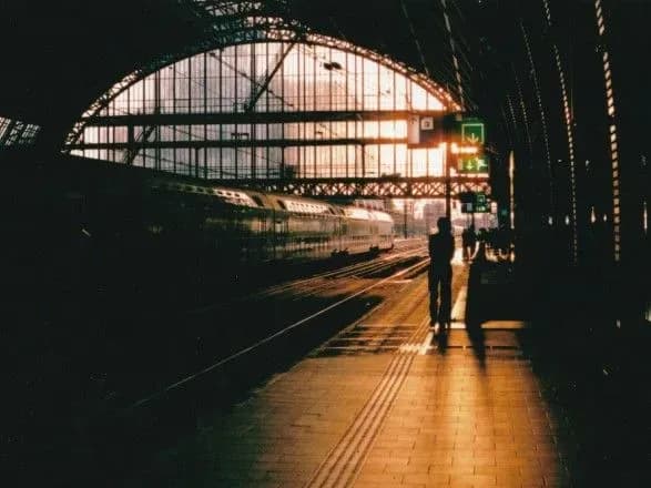 u-niderlandakh-poyasnili-vidmovu-vid-gollandiyi-asotsiatsiyami-z-kvartalom-chervonikh-likhtariv