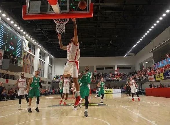 novachok-superligi-zalishivsya-yedinim-neperemozhnim-klubom-chempionatu