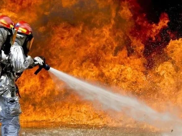 v-irani-stalasya-pozhezha-na-naftopererobnomu-zavodi