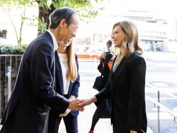 olena-zelenska-vidvidala-munitsipalniy-tsentr-zdorovya-v-tokio-podrobitsi